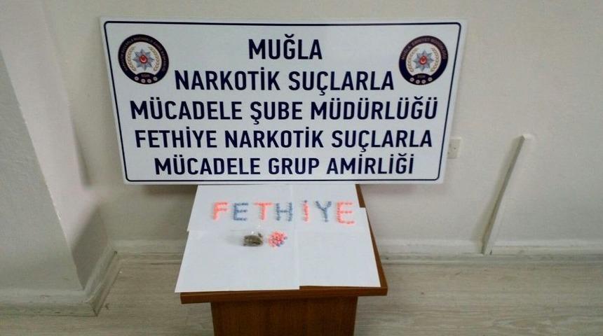 Uyuşturucu Yakıt Deposunun Kapağından &Ccedil;ıktı