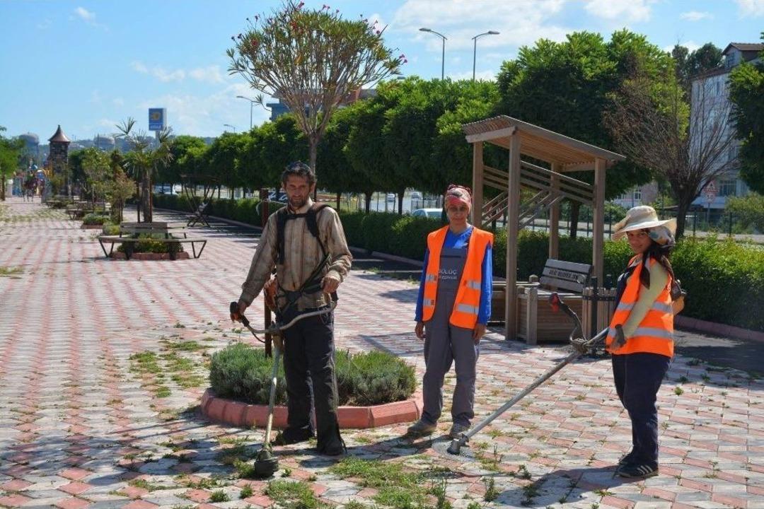 G&uuml;l&uuml;&ccedil;&rsquo;e Bayanların Eli Değdi