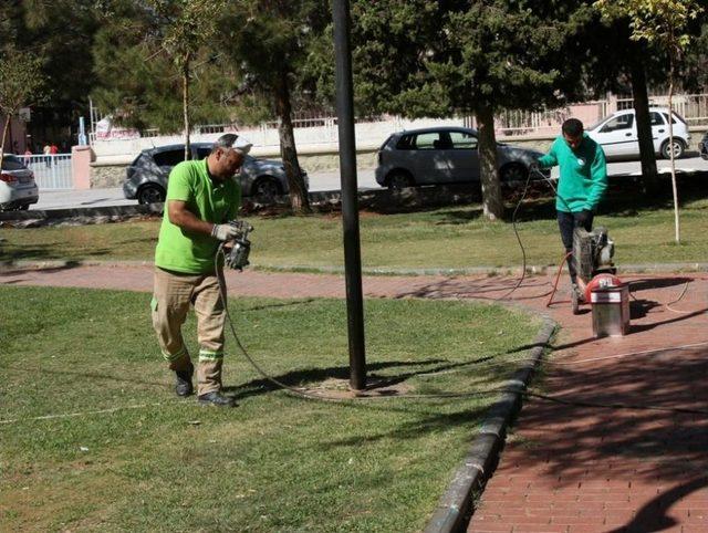 Ahmet Yesevi Parkında Yenileme Çalışmaları Yapıldı