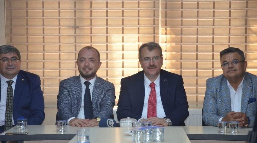 Bakan Yardımcısı Eldemir, Ak Parti İl Başkanlığını Ziyaret Etti
