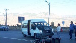 Giresun’da Motosiklet İle Minibüs Çarpıştı: 2 Yaralı