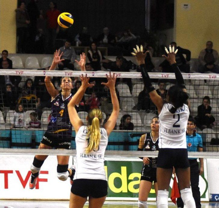 Vestel Venüs Sultanlar Ligi: Çanakkale Belediyespor: 3 - İlbank:0 G3