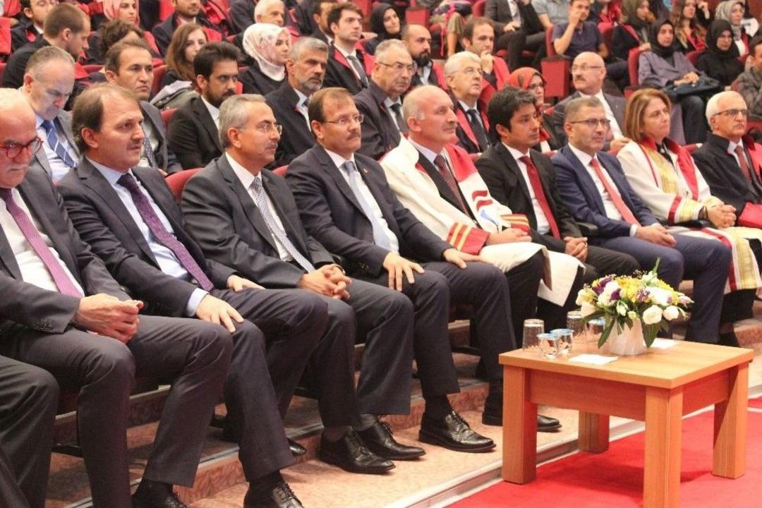 Fsmv&uuml;, &Ccedil;avuşoğlu İle Yeni Akademik Yıla Merhaba Dedi