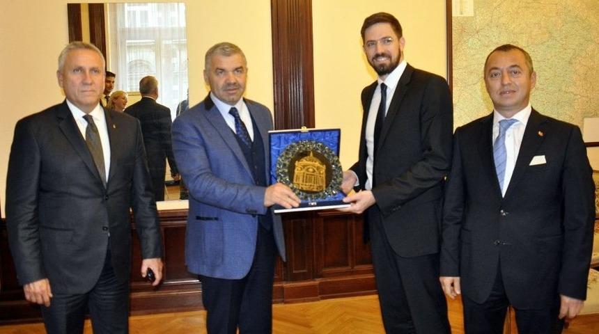 Başkan &Ccedil;elik Macaristan&rsquo;da