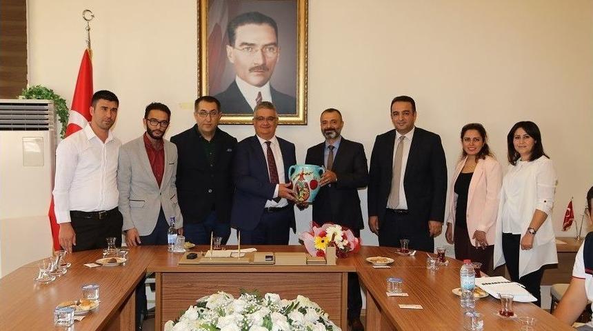 İşe Yerleştirilen Engelliler Vali Aykut Pekmez İle G&ouml;r&uuml;şt&uuml;