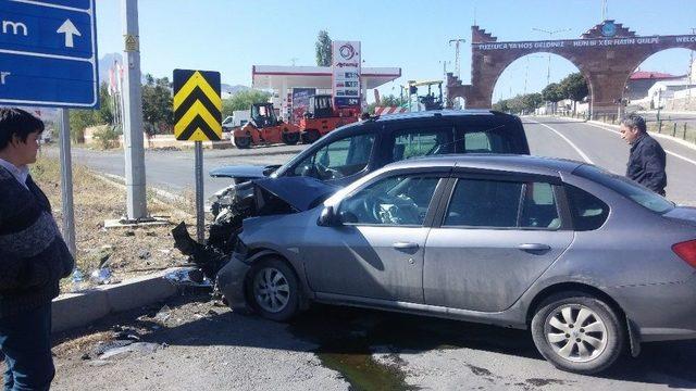 Tuzluca’da Trafik Kazası: 2 Yaralı