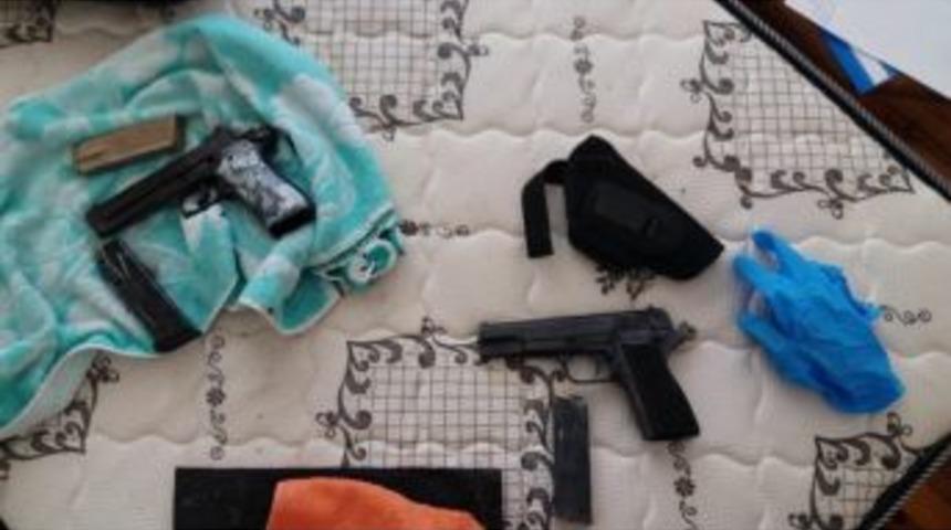 Samsun&rsquo;da Bir Evde 2 Adet Tabanca Ele Ge&ccedil;ti