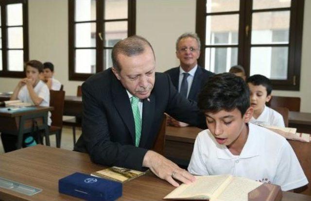 Cumhurbaşkanı Erdoğan Yeniden Yapılan Lisesinin Açılışına Katıldı (1)