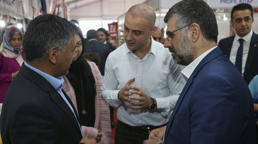 3&rsquo;&uuml;nc&uuml; Sultanbeyli Kitap Fuarı&rsquo;nda Demet Tezcan Ve Selman &Ouml;ğ&uuml;t S&ouml;yleşi Ger&ccedil;ekleştirdi