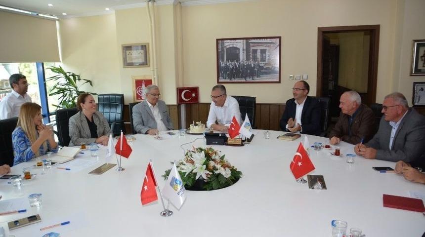 &Ouml;zkan&rsquo;a &Ccedil;ifte Doğum G&uuml;n&uuml; S&uuml;rprizi