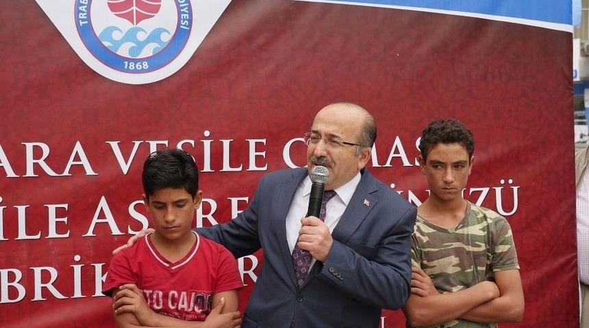 B&uuml;y&uuml;kşehir Belediyesi 18 İl&ccedil;ede Halka Aşure İkram Etti