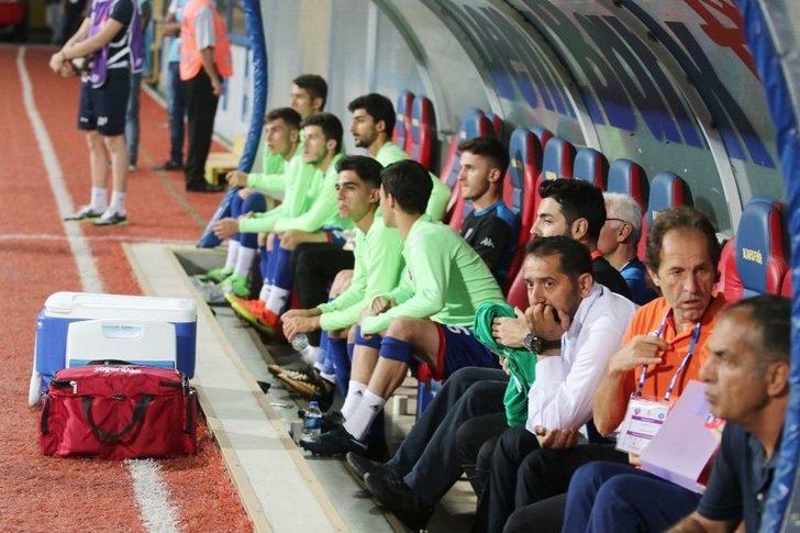 Spor Toto 1. Lig: Kardemir Karabükspor: - Adana Demirspor: 1 (ilk Yarı) G5