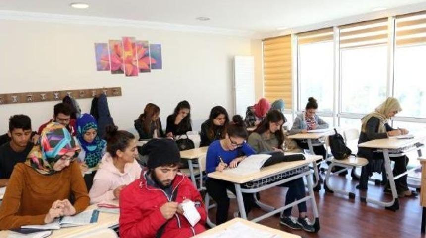 Van'da 5 Yıldızlı Otel Konforunda S&uuml;rekli Eğitim Merkezi A&ccedil;ıldı