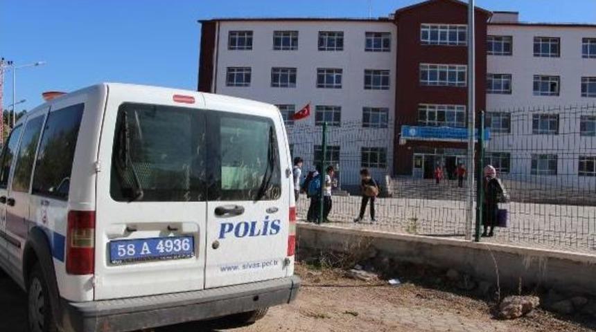 Minik Sanem, Okulun Yangın Merdiveninden D&uuml;şerek &Ouml;ld&uuml;