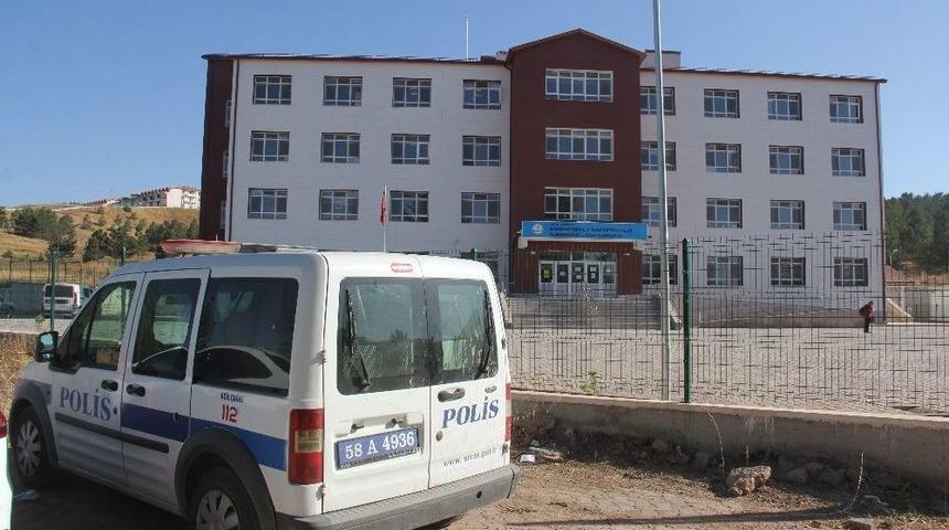 Okul Penceresinden D&uuml;şen 6 Yaşındaki &Ouml;ğrenci &Ouml;ld&uuml;