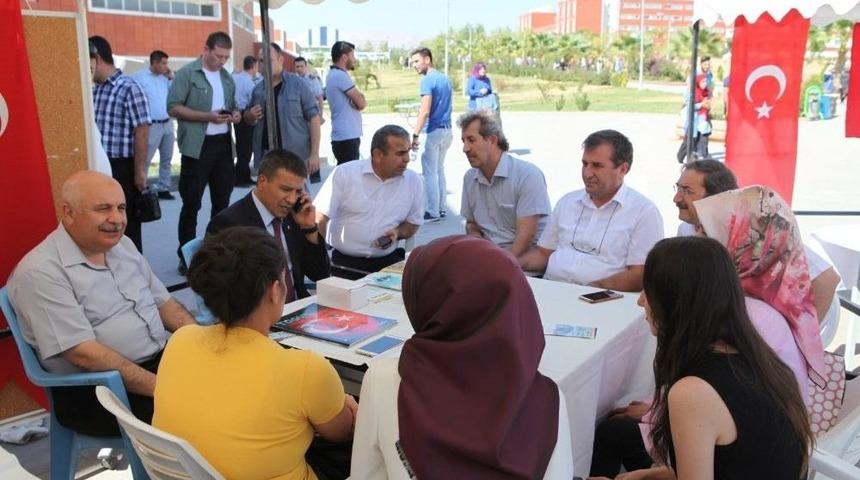 Polislerden &Uuml;niversite &Ouml;ğrencilerine Bilgi