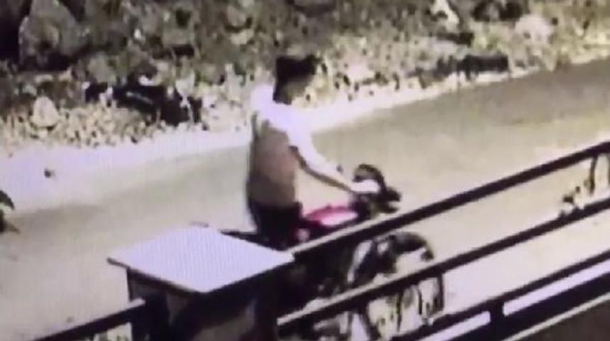 Kameradan Belirlenen Motosiklet Hırsızı Tutuklandı