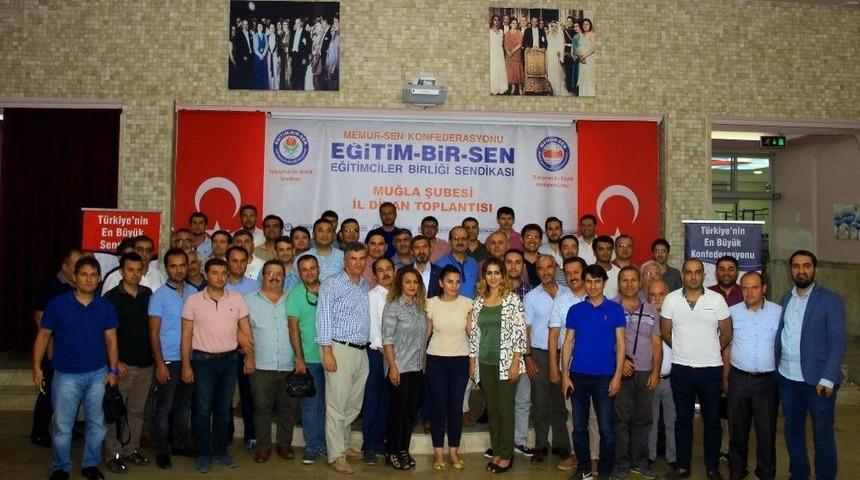 U&ccedil;ak Adaylığını A&ccedil;ıkladı