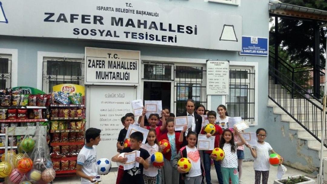 Isparta&rsquo;da Takdir Alan Ve Sportif Branşlarda Madalya Kazanan &Ouml;ğrencilere &Uuml;cretsiz Gezi