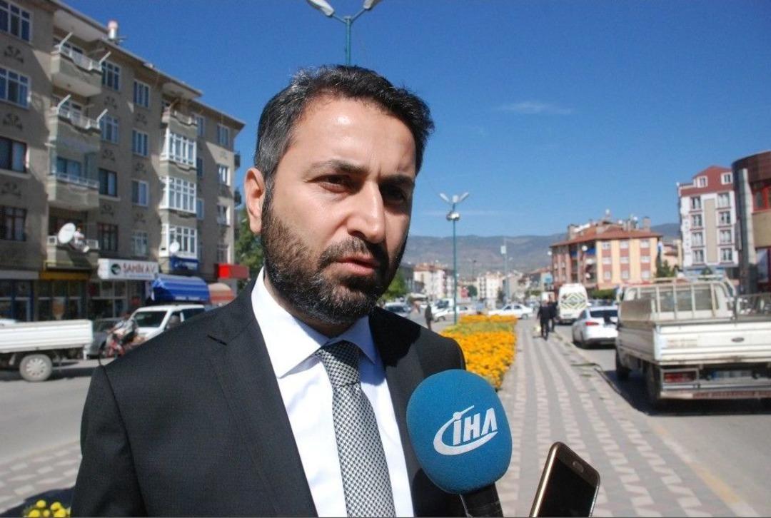 Abbas G&uuml;&ccedil;l&uuml;&rsquo;ye "tokat" Tepkisi