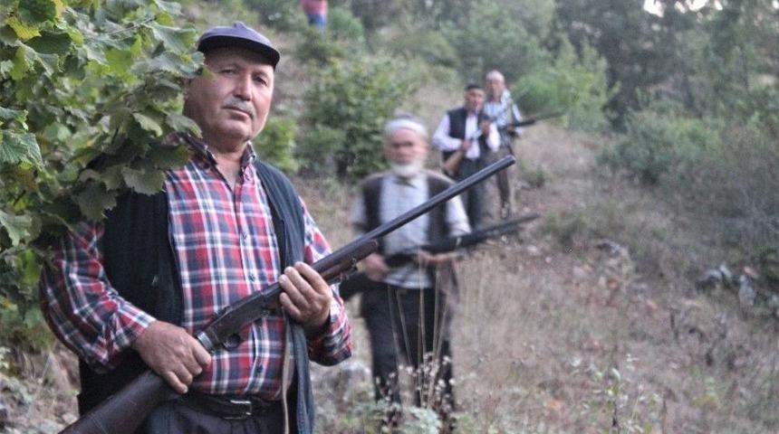 (&ouml;zel Haber) K&ouml;yl&uuml;lerin Silahla Domuz N&ouml;beti