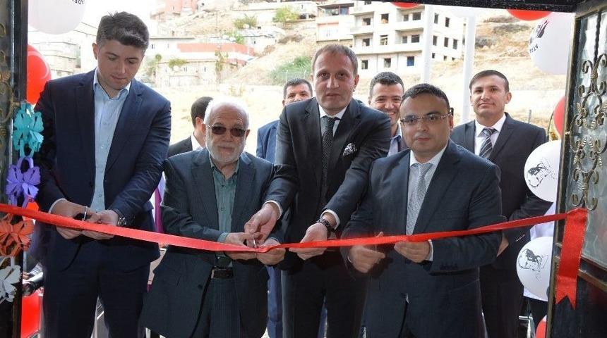 Pervari&rsquo;de Engeller Kalkıyor