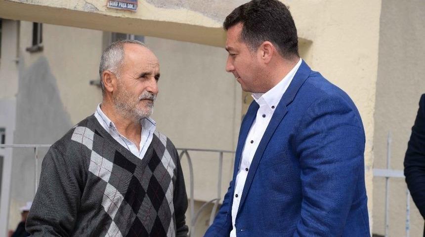 Başkan Bakıcı G&ouml;&ccedil;men Sokak&rsquo;ta İncelemelerde Bulundu, Vatandaşlarla G&ouml;r&uuml;şt&uuml;