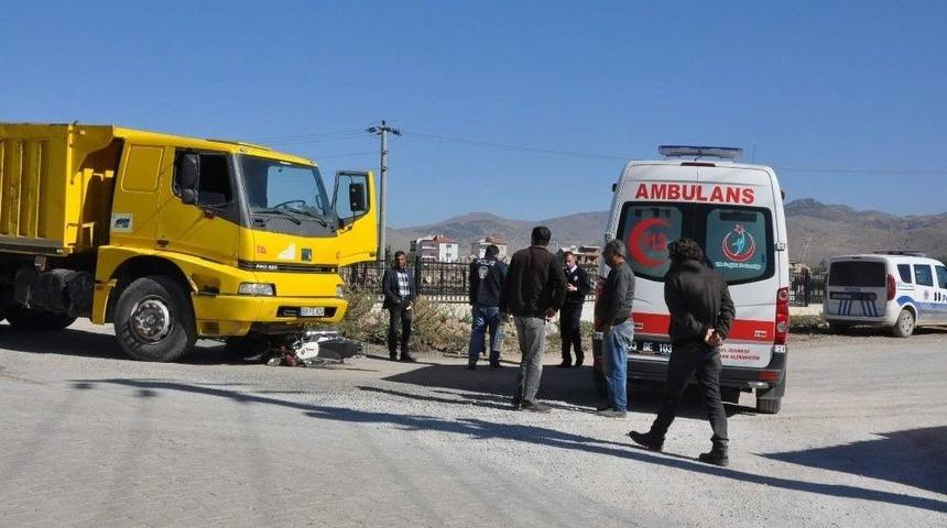 Sandıklı&rsquo;da Trafik Kazası: 1 Yaralı