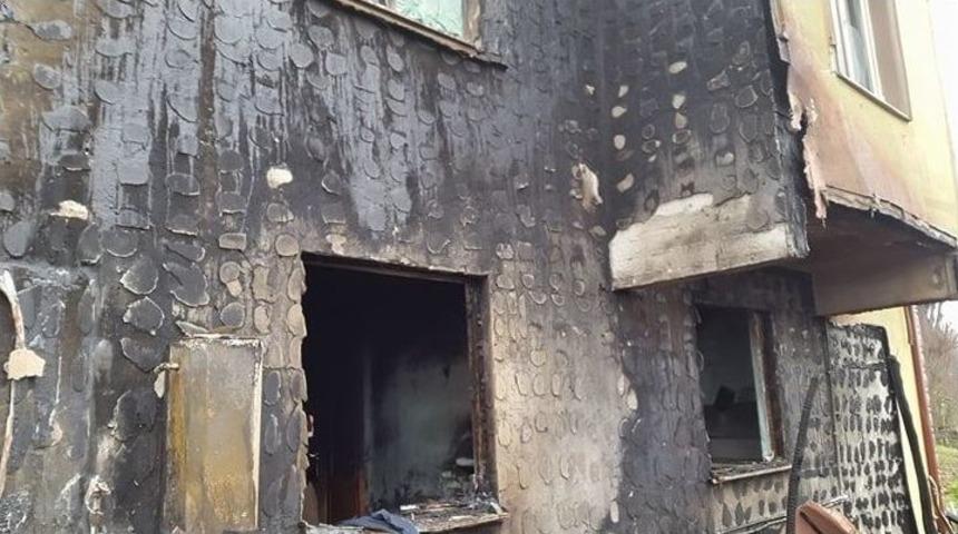 Kalorifer Kazanından &Ccedil;ıkan Yangın 2 Katlı Evi K&uuml;le &Ccedil;eviriyordu