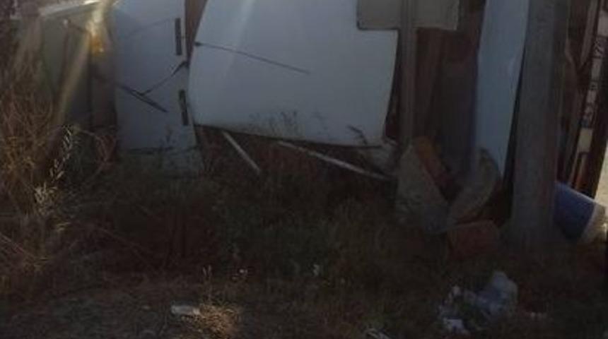 Otomobil Yan Yattı, 2 Yaralı