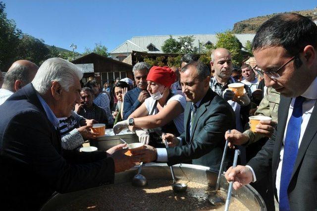 Tunceli’de 3 Bin Kişiye Aşure İkramı