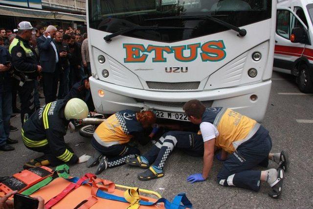 Motosikletlinin Kaza Anı Kamerada