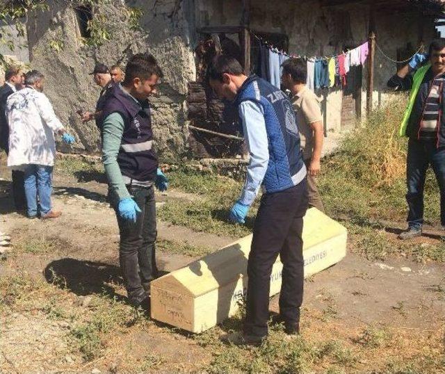 2 Kadından Birini Öldürüp, Diğerini Yaraladı, Evi Ateşe Verip Kaçtı (2)