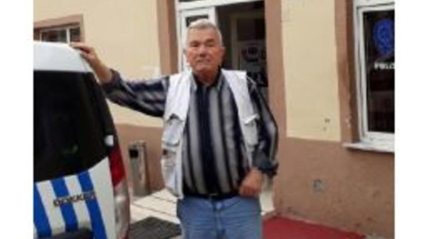 Emekli &Ouml;ğretmeni Dolandırılmaktan Polis Kurtardı