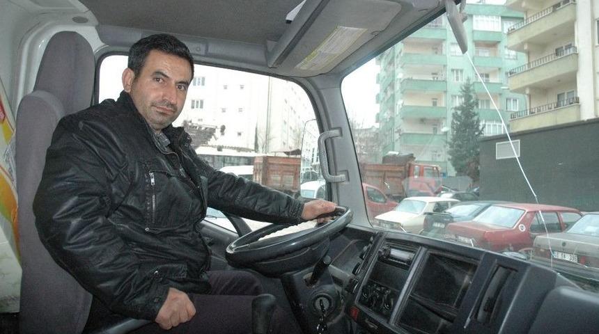 (&ouml;zel) Asgari &Uuml;cretini Afrin&rsquo;de G&ouml;rev Yapan Askerlere Bağışladı