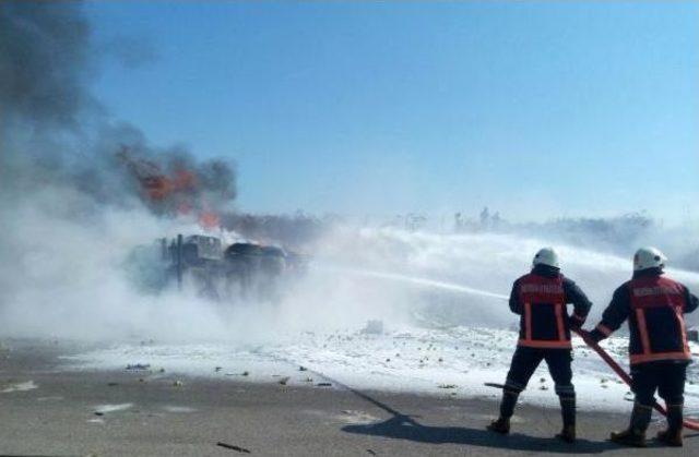 Kamyonla Çarpışan Tanker, Alev Alev Yandı