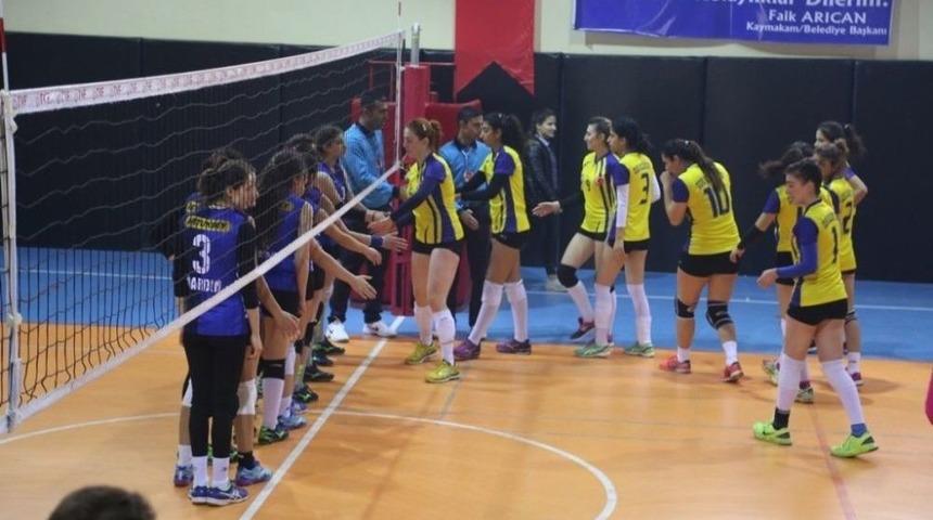 Cizre Belediyesi Bayan Voleybol Takımı Başarıdan Başarıya Koşuyor