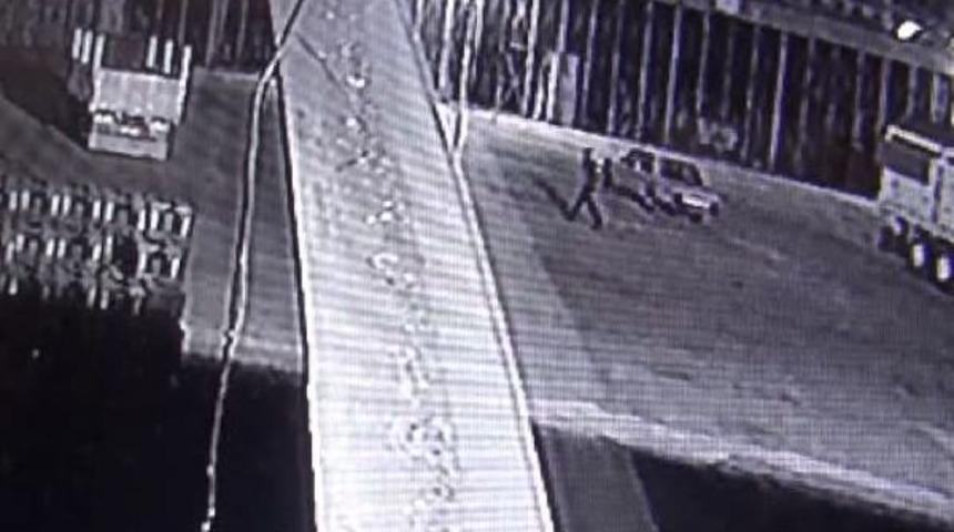 Tarsus Sebze Hali'nde Yangın; 18 Depo Kül Oldu (2)