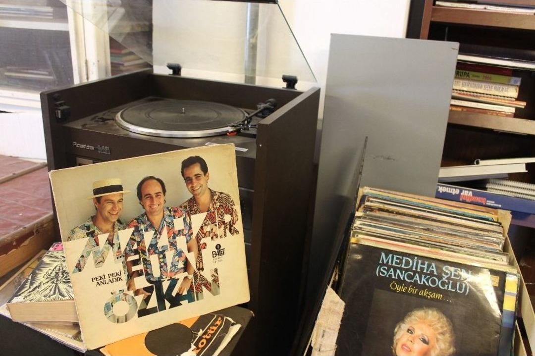 (&ouml;zel) Moda, Nostaljik M&uuml;ziğe Y&ouml;n Veriyor