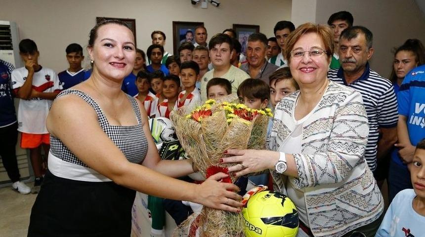 Konak’ta Amatörün Yüzü Gülüyor