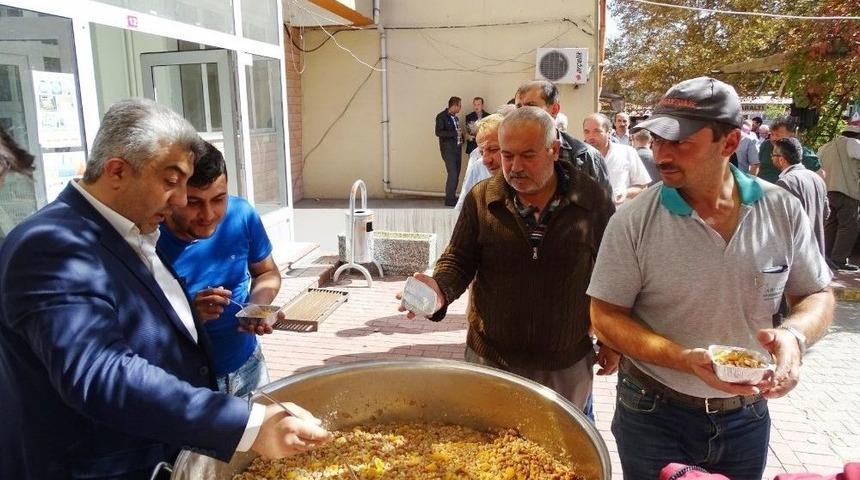 Hisarcık Belediyesi 4 Bin Kişiye Aşure Dağıttı
