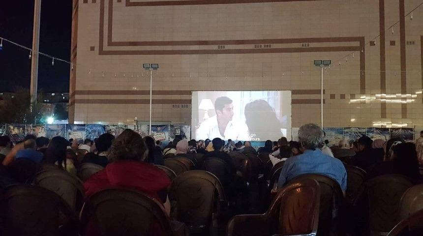 Patlamış Mısır Eşliğinde Kabadayı