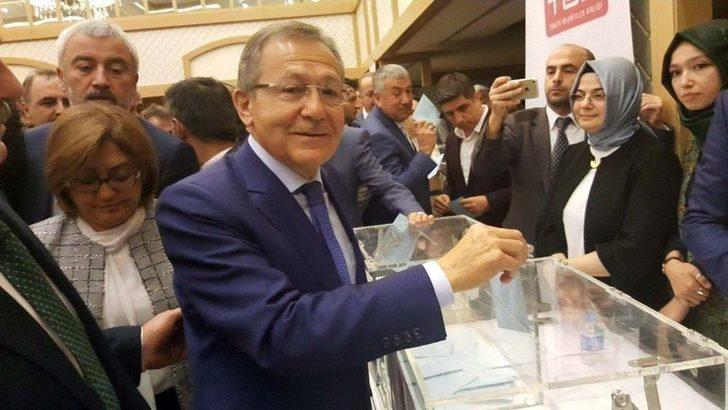 Uğur İstifa İddialarını Yalanladı G5