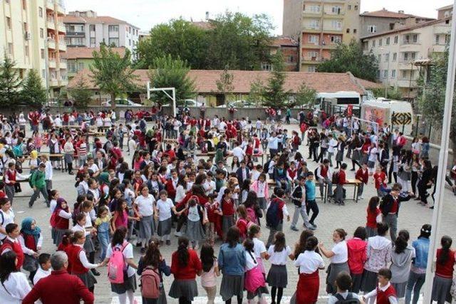 Sungurlu’da ’doğum Günümü Okulda Kutluyoruz’ Projesi