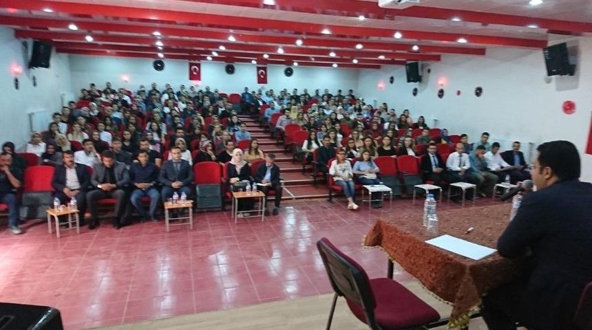 Bah&ccedil;esaray&rsquo;da Eğitim Toplantısı