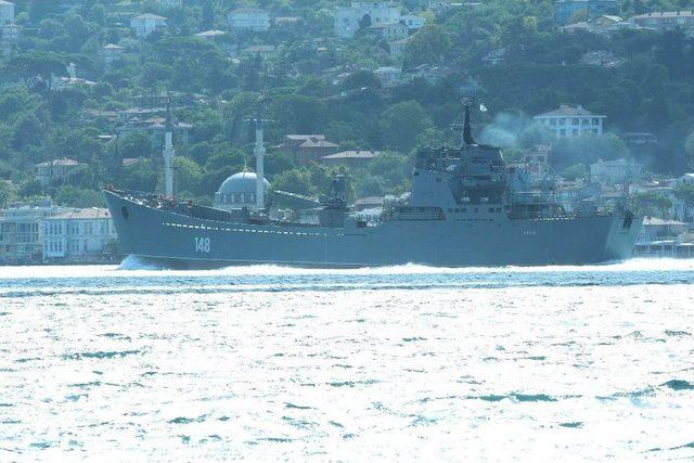 Rus Savaş Gemisi ‘orsk’ İstanbul Boğazı’ndan Geçti