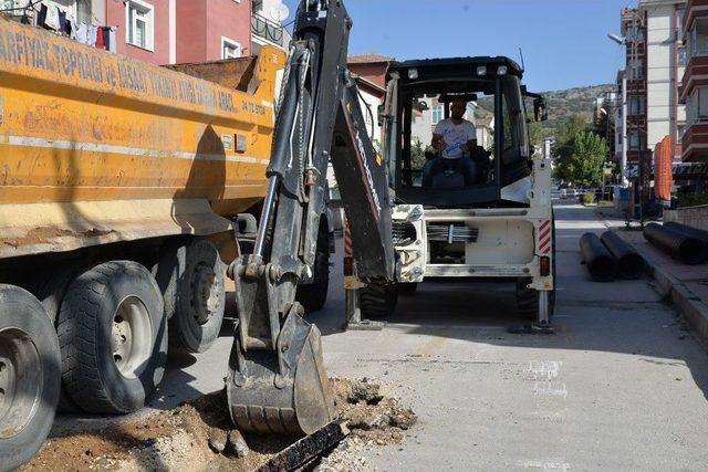 Bozüyük’te Alt Yapı Çalışmaları Devam Ediyor