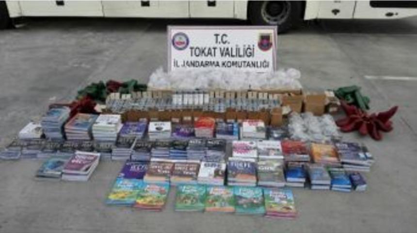 Yolcu Otob&uuml;s&uuml;nde Canlı Su &Uuml;r&uuml;nleri Ele Ge&ccedil;irildi