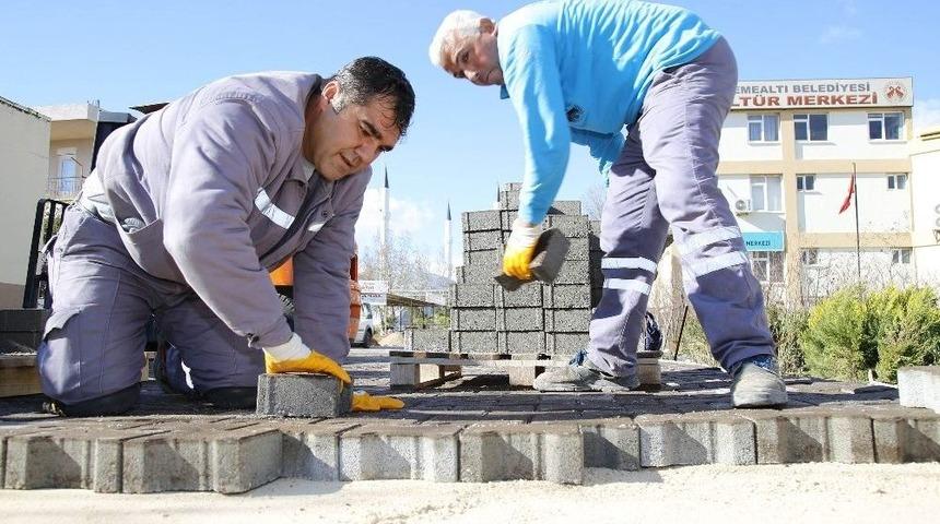 D&ouml;şemealtı Bah&ccedil;eyaka&rsquo;da Parke Yollar Yenileniyor