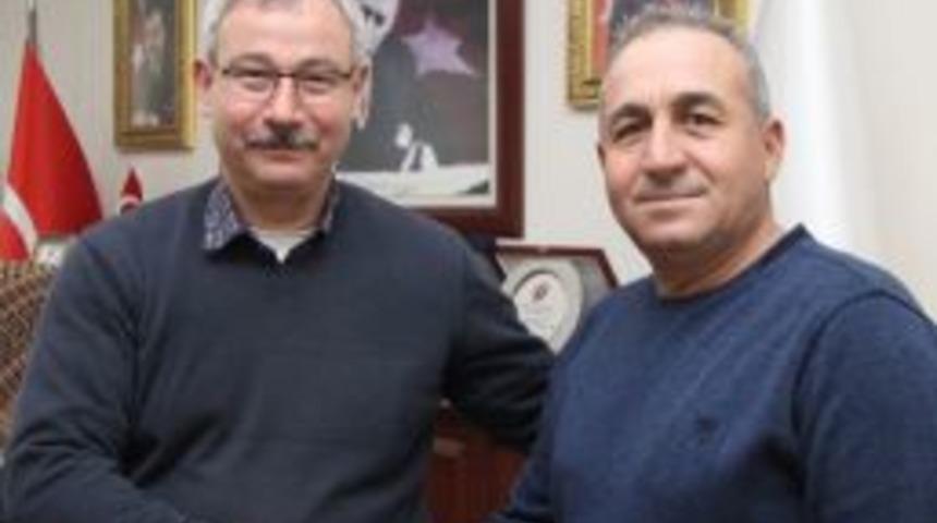 Başkan Yaralı Kahraman Ambulans Şof&ouml;r&uuml;n&uuml; Tebrik Etti